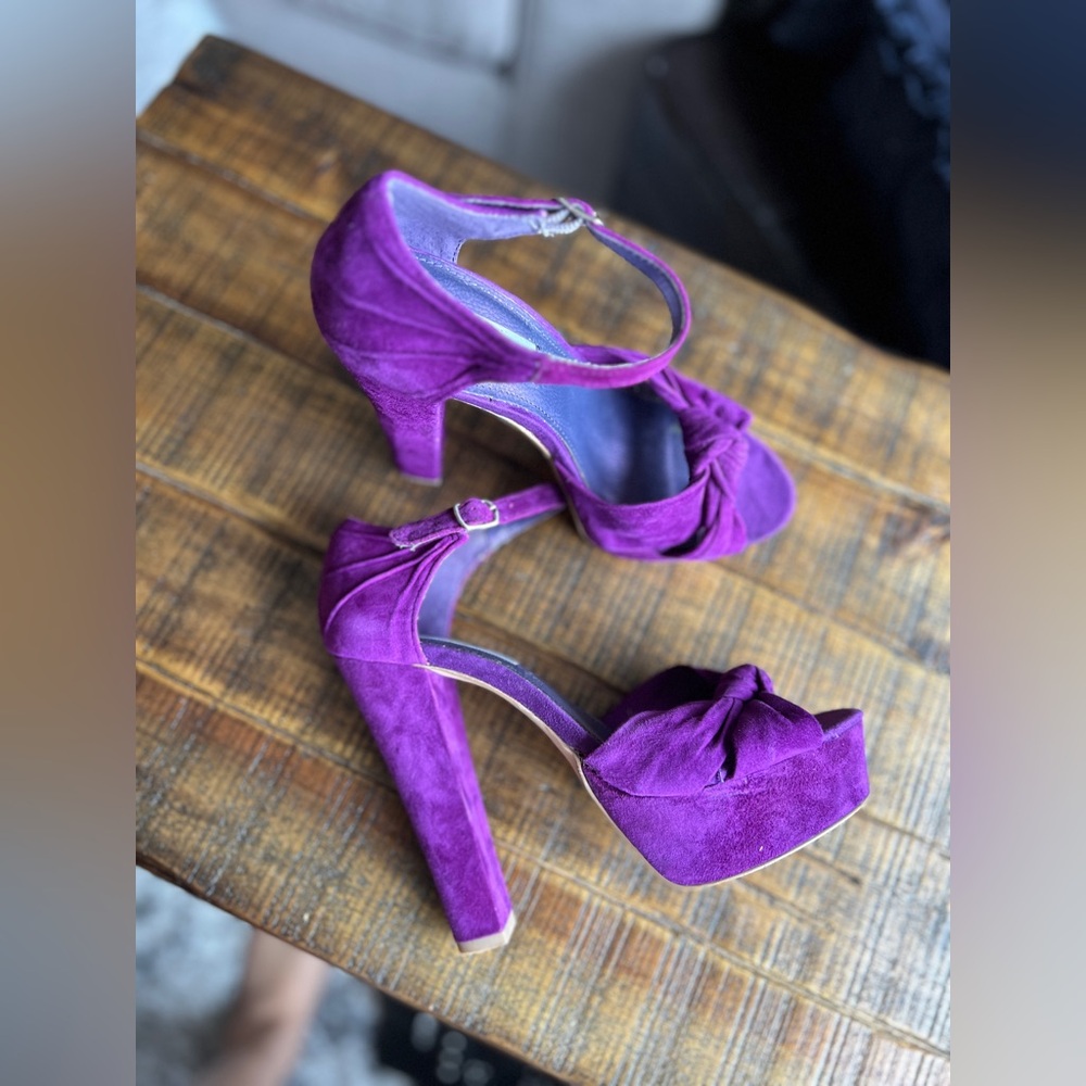 Steve Madden Suede Platform Heels EUC